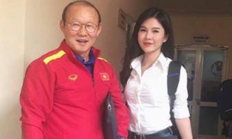 Danh tính cô MC xinh đẹp 'kè kè' bên cạnh HLV Park Hang-Seo Danh tính cô MC xinh đẹp 'kè kè' bên cạnh HLV Park Hang-Seo