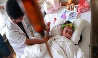 Ăn tôm cua khiến bé gái 5 tuổi bị sán lá phổi nguy kịch? Ăn tôm cua khiến bé gái 5 tuổi bị sán lá phổi nguy kịch?