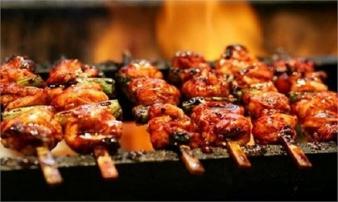 Tác hại tiềm ẩn sau những đĩa thịt nướng giá rẻ Tác hại tiềm ẩn sau những đĩa thịt nướng giá rẻ