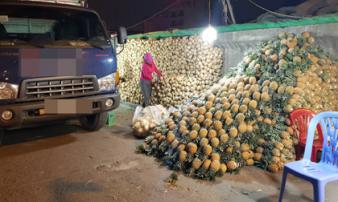 Trùm bảo kê Hưng “kính” bị bắt, không khí chợ Long Biên giờ ra sao? Trùm bảo kê Hưng “kính” bị bắt, không khí chợ Long Biên giờ ra sao?
