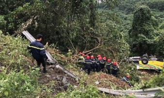 Khởi tố lái xe chở 21 sinh viên rơi ở đèo Hải Vân Khởi tố lái xe chở 21 sinh viên rơi ở đèo Hải Vân