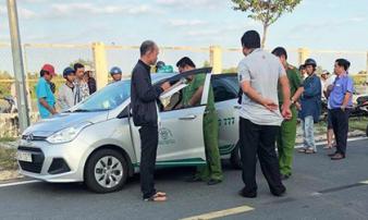 Tài xế taxi ở Cà Mau bị người lạ cứa cổ trong đêm Tài xế taxi ở Cà Mau bị người lạ cứa cổ trong đêm