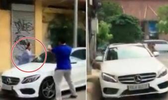 Cụ bà đập nát xe Mercedes đỗ trước cửa nhà sau lời thách thức Cụ bà đập nát xe Mercedes đỗ trước cửa nhà sau lời thách thức