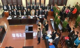 Xét xử vụ chạy thận 9 người chết: Các bị cáo 'thi nhau' đổ trách nhiệm Xét xử vụ chạy thận 9 người chết: Các bị cáo 'thi nhau' đổ trách nhiệm
