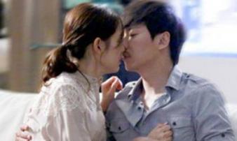 Đang hú hí cùng nhân tình, chồng mất vía khi nghe thấy tiếng nói phía sau di ảnh vợ Đang hú hí cùng nhân tình, chồng mất vía khi nghe thấy tiếng nói phía sau di ảnh vợ