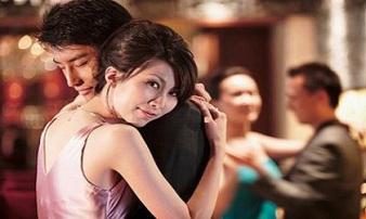 Tôi chỉ là tấm bình phong 'che' cho chồng tìm đến tình cũ Tôi chỉ là tấm bình phong 'che' cho chồng tìm đến tình cũ