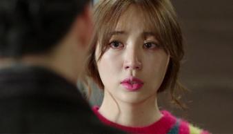 Valentine, hí hửng ăn miếng socola chồng tặng mà trào nước mắt đắng cay Valentine, hí hửng ăn miếng socola chồng tặng mà trào nước mắt đắng cay