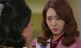 Phát hiện váy con dâu tặng là hàng giảm giá, mẹ chồng làm việc không ai có thể ngờ Phát hiện váy con dâu tặng là hàng giảm giá, mẹ chồng làm việc không ai có thể ngờ
