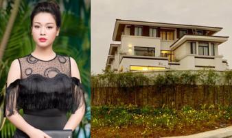 Ở biệt thự 5 sao xa hoa, top 10 Hoa hậu VN: Chồng không phải đại gia chỉ là 'thanh niên có chí' Ở biệt thự 5 sao xa hoa, top 10 Hoa hậu VN: Chồng không phải đại gia chỉ là 'thanh niên có chí'