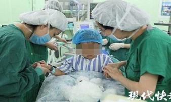 Bé gái 3 tuổi bị chẩn đoán ung thư vú khiến bác sĩ cũng phải ngỡ ngàng Bé gái 3 tuổi bị chẩn đoán ung thư vú khiến bác sĩ cũng phải ngỡ ngàng