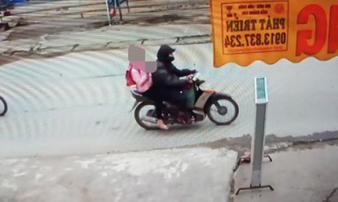 Khởi tố kẻ dụ dỗ bé gái 9 tuổi vào bụi chuối thực hiện hành vi dâm ô Khởi tố kẻ dụ dỗ bé gái 9 tuổi vào bụi chuối thực hiện hành vi dâm ô