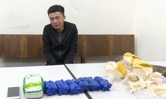 Bắt giữ đối tượng vận chuyển hơn 11.800 viên hồng phiến Bắt giữ đối tượng vận chuyển hơn 11.800 viên hồng phiến