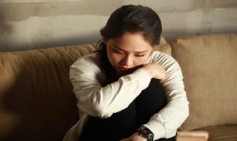Lo sợ lộ bí mật động trời vì con... không giống chồng Lo sợ lộ bí mật động trời vì con... không giống chồng
