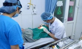 Nữ sinh 19 tuổi bị chảy máu mắt suốt 8 tiếng vì đi spa cắt mí Nữ sinh 19 tuổi bị chảy máu mắt suốt 8 tiếng vì đi spa cắt mí