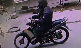 Vụ bé gái bị xâm hại ở vườn chuối: Đưa nạn nhân đi điêu trị tâm lý Vụ bé gái bị xâm hại ở vườn chuối: Đưa nạn nhân đi điêu trị tâm lý
