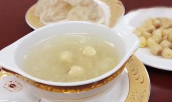 Tổ yến cực bổ nhưng 'đại kỵ' với những người sau Tổ yến cực bổ nhưng 'đại kỵ' với những người sau