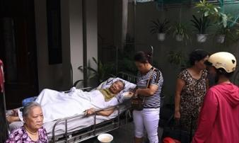 Dân lao vào cứu cụ ông bị liệt khỏi căn nhà đang cháy Dân lao vào cứu cụ ông bị liệt khỏi căn nhà đang cháy