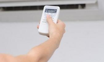 Bị xuất huyết não vì dùng điều hòa không đúng cách, nhiều người cũng có thói quen tương tự Bị xuất huyết não vì dùng điều hòa không đúng cách, nhiều người cũng có thói quen tương tự