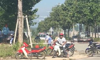 Người đàn ông gục chết cạnh xe máy bên vệ đường ở Bình Dương Người đàn ông gục chết cạnh xe máy bên vệ đường ở Bình Dương