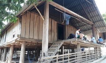 Chấn động ông lão 80 tuổi ở rẻo cao Nghệ An chém con trai tử vong Chấn động ông lão 80 tuổi ở rẻo cao Nghệ An chém con trai tử vong