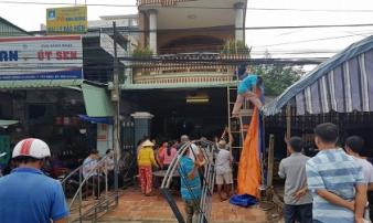 Đại tang trong căn nhà 4 người chết do tai nạn giao thông ở Tây Ninh Đại tang trong căn nhà 4 người chết do tai nạn giao thông ở Tây Ninh