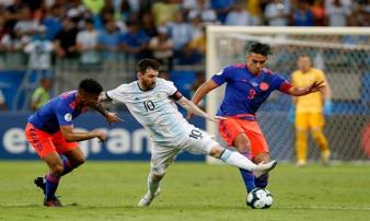 Messi mờ nhạt, Argentina thua thảm Colombia tại Copa America Messi mờ nhạt, Argentina thua thảm Colombia tại Copa America
