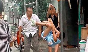 Thương tâm những vụ cha đẻ bạo hành, đoạt mạng con, nghẹn đắng khi nghe mẹ ruột nói Thương tâm những vụ cha đẻ bạo hành, đoạt mạng con, nghẹn đắng khi nghe mẹ ruột nói