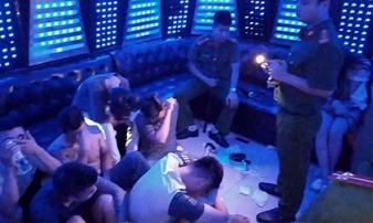 Phát hiện 93 người bay lắc tại quán karaoke PhanTom Phát hiện 93 người bay lắc tại quán karaoke PhanTom
