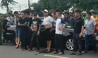 Vụ giang hồ vây xe chở công an: Bí thư tỉnh ủy Đồng Nai yêu cầu làm rõ công an có đánh người hay không! Vụ giang hồ vây xe chở công an: Bí thư tỉnh ủy Đồng Nai yêu cầu làm rõ công an có đánh người hay không!