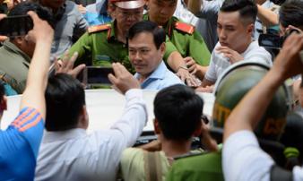 'Con ông Nguyễn Hữu Linh phải tạm nghỉ học vì việc của cha' 'Con ông Nguyễn Hữu Linh phải tạm nghỉ học vì việc của cha'