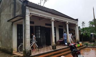 Bé 15 tuổi bị bố hiếp dâm mới sinh con ở Phú Thọ muốn được đi học Bé 15 tuổi bị bố hiếp dâm mới sinh con ở Phú Thọ muốn được đi học