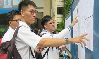 Điểm chuẩn tăng, thí sinh thấp thỏm chờ đổi nguyện vọng Điểm chuẩn tăng, thí sinh thấp thỏm chờ đổi nguyện vọng