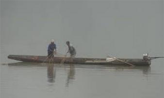 Quảng Ninh: 2 bố con bị lưới cuốn, tử vong trên sông Quảng Ninh: 2 bố con bị lưới cuốn, tử vong trên sông