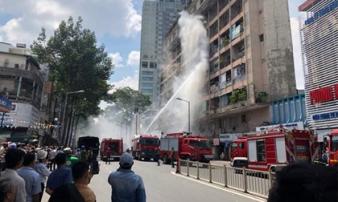 Cứu 28 người trong đám cháy ở ký túc xá Cao Thắng Cứu 28 người trong đám cháy ở ký túc xá Cao Thắng