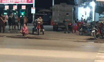 Không cho nợ tiền đổ xăng, nhân viên bán xăng bị đâm chết Không cho nợ tiền đổ xăng, nhân viên bán xăng bị đâm chết