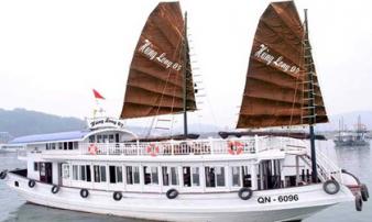 Tiết lộ giật mình vụ du khách bị quay lén khi tắm trên tàu du lịch vịnh Hạ Long Tiết lộ giật mình vụ du khách bị quay lén khi tắm trên tàu du lịch vịnh Hạ Long