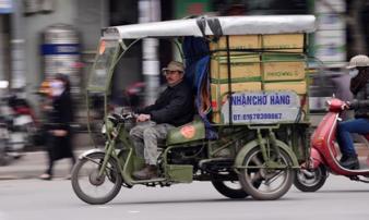 Sở GTVT: Phần lớn lái xe 3 bánh chở hàng là thương binh giả Sở GTVT: Phần lớn lái xe 3 bánh chở hàng là thương binh giả