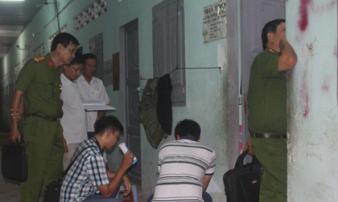Người đàn ông cùng nhóm thanh niên dùng mã tấu truy sát cả gia đình nhà vợ cũ Người đàn ông cùng nhóm thanh niên dùng mã tấu truy sát cả gia đình nhà vợ cũ