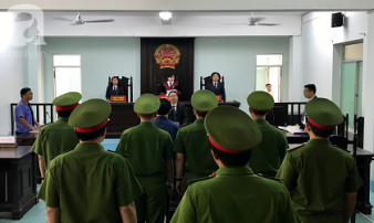 Hội Bảo vệ Quyền trẻ em lên tiếng: '18 tháng tù giam cho ông Linh là bản án có thể chấp nhận được' Hội Bảo vệ Quyền trẻ em lên tiếng: '18 tháng tù giam cho ông Linh là bản án có thể chấp nhận được'