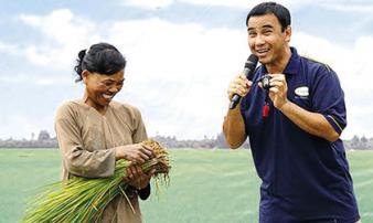 MC Quyền Linh: 'Người nghèo toàn gọi tôi là “mày - tao” rất chân tình' MC Quyền Linh: 'Người nghèo toàn gọi tôi là “mày - tao” rất chân tình'
