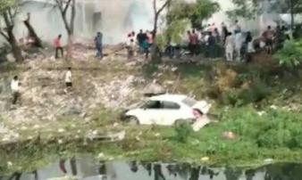 Nổ nhà máy ở Ấn Độ, ít nhất 13 người thiệt mạng, 50 người bị mắc kẹt Nổ nhà máy ở Ấn Độ, ít nhất 13 người thiệt mạng, 50 người bị mắc kẹt