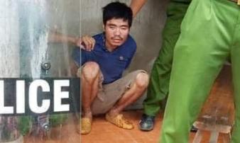 Nghịch tử khai lý do truy sát em trai, chém chết mẹ già bị bại liệt Nghịch tử khai lý do truy sát em trai, chém chết mẹ già bị bại liệt