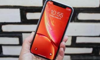 Chiếc smartphone đang bán chạy nhất thế giới bị ghẻ lạnh ở Việt Nam Chiếc smartphone đang bán chạy nhất thế giới bị ghẻ lạnh ở Việt Nam