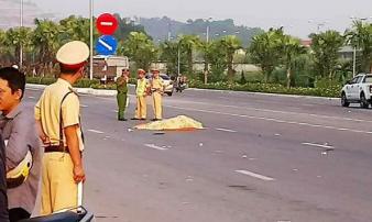 Một công nhân thiệt mạng khi đi bộ qua đường Một công nhân thiệt mạng khi đi bộ qua đường