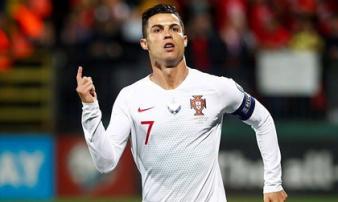 Ronaldo lập poker, Bồ Đào Nha 'nghiền nát' Lithuania Ronaldo lập poker, Bồ Đào Nha 'nghiền nát' Lithuania