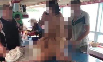 Điều 6 'chân dài' khỏa thân chiều khách trên du thuyền, 'tú ông' hét giá gần 40 triệu Điều 6 'chân dài' khỏa thân chiều khách trên du thuyền, 'tú ông' hét giá gần 40 triệu