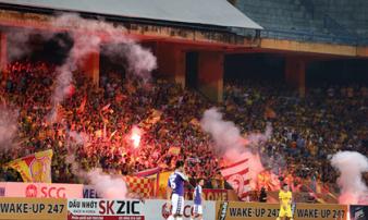 Hà Nội FC bị phạt tiền, treo sân hết mùa giải Hà Nội FC bị phạt tiền, treo sân hết mùa giải