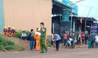 Vấp dây điện trên đường, 2 em học sinh lớp 6 bị điện giật tử vong Vấp dây điện trên đường, 2 em học sinh lớp 6 bị điện giật tử vong
