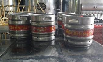 Phát hiện một cơ sở sản xuất bia có dấu hiệu giả mạo các thương hiệu Phát hiện một cơ sở sản xuất bia có dấu hiệu giả mạo các thương hiệu