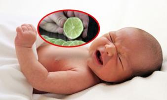 Vắt nước cốt chanh vào miệng trẻ đang sốt và co giật để chữa bệnh: Chuyên gia khẳng định cha mẹ đang làm hại con Vắt nước cốt chanh vào miệng trẻ đang sốt và co giật để chữa bệnh: Chuyên gia khẳng định cha mẹ đang làm hại con